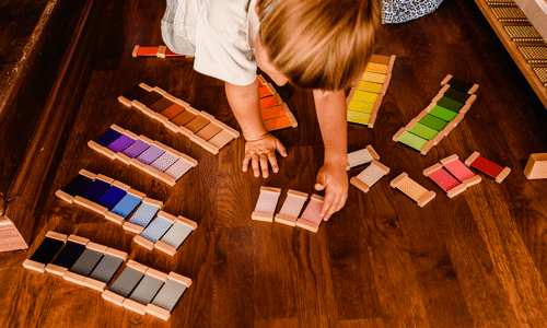 Montessori Renk Tabletleri Nedir?
